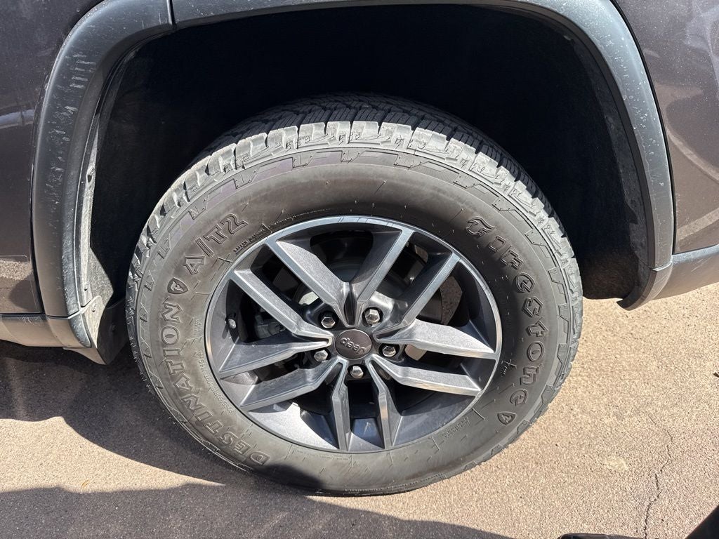 2019 Jeep Grand Cherokee Laredo E