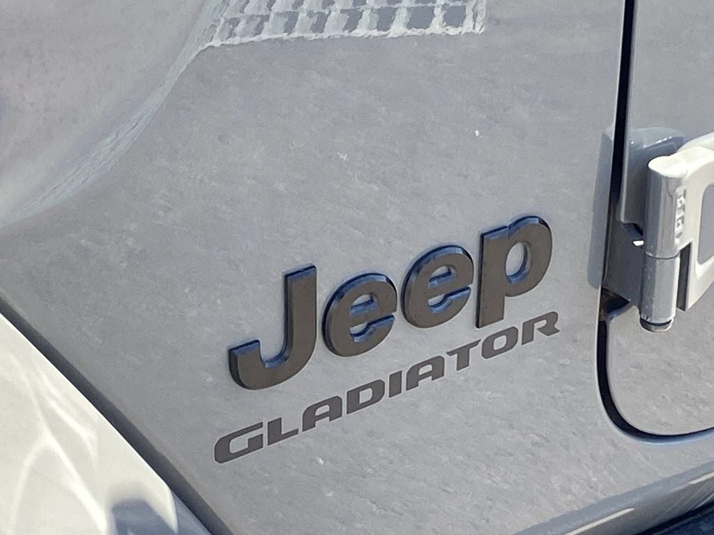 2022 Jeep Gladiator Sport