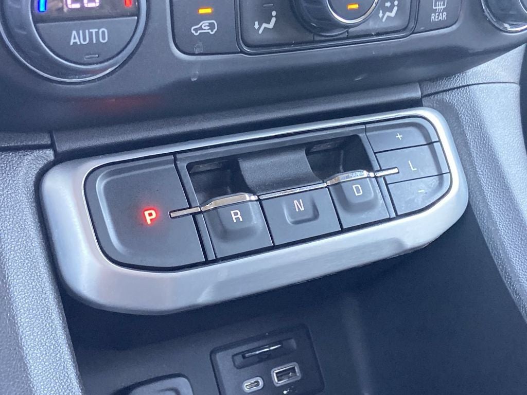 2022 GMC Acadia SLT