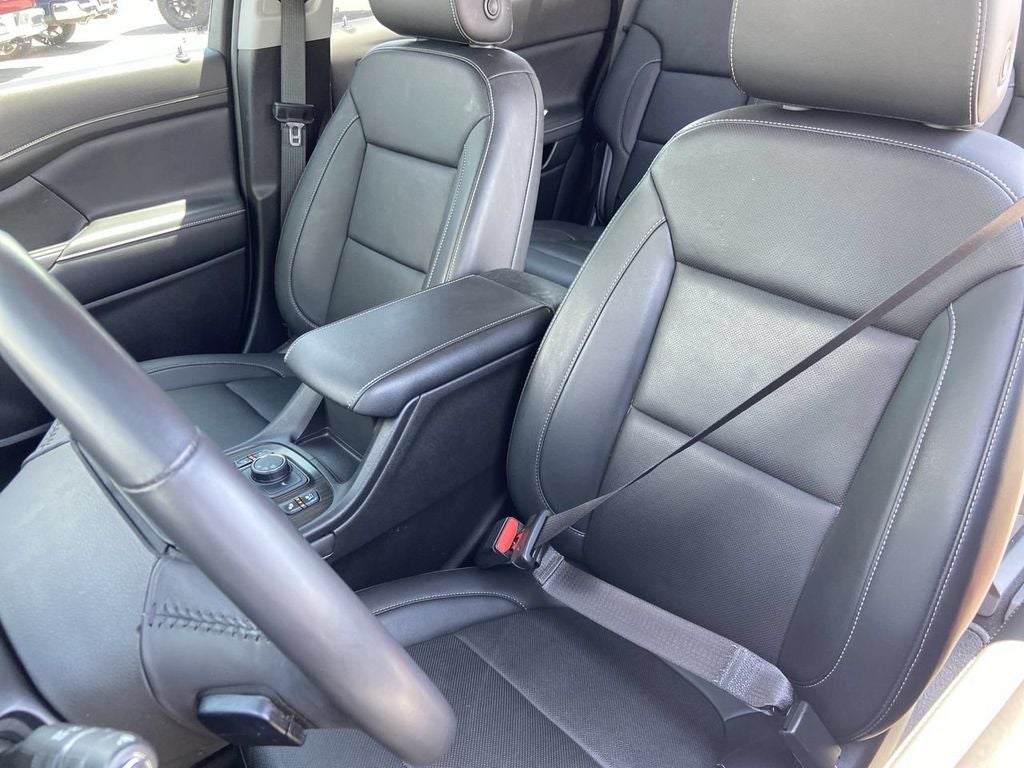 2022 GMC Acadia SLT