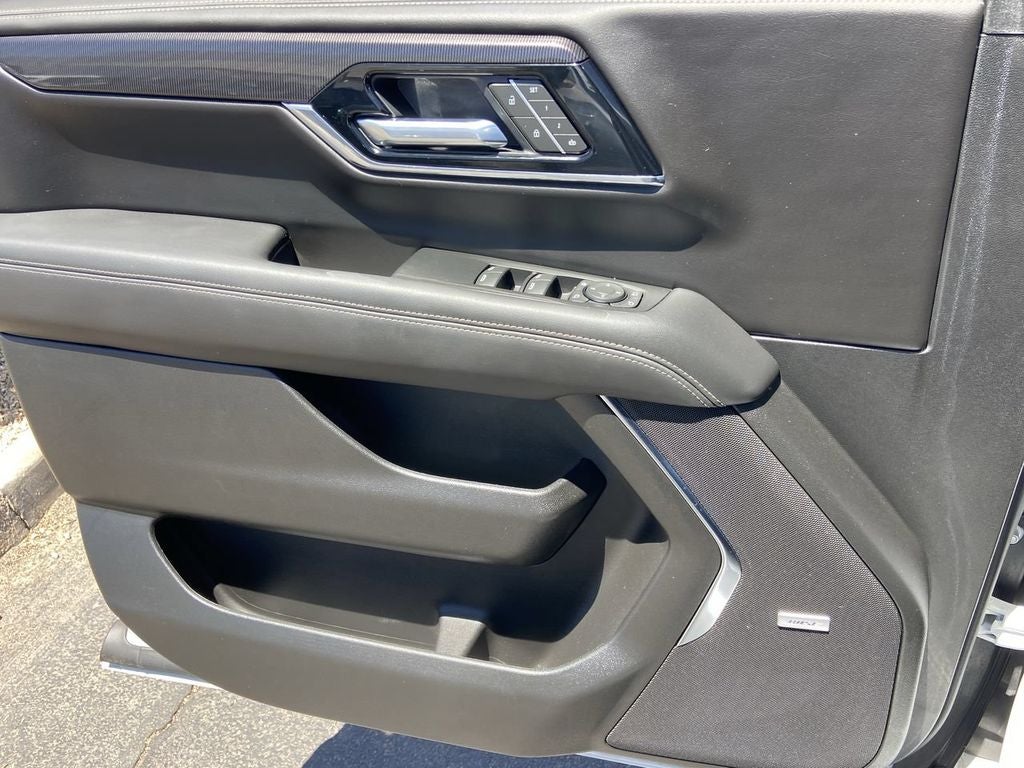 2025 GMC Yukon Elevation
