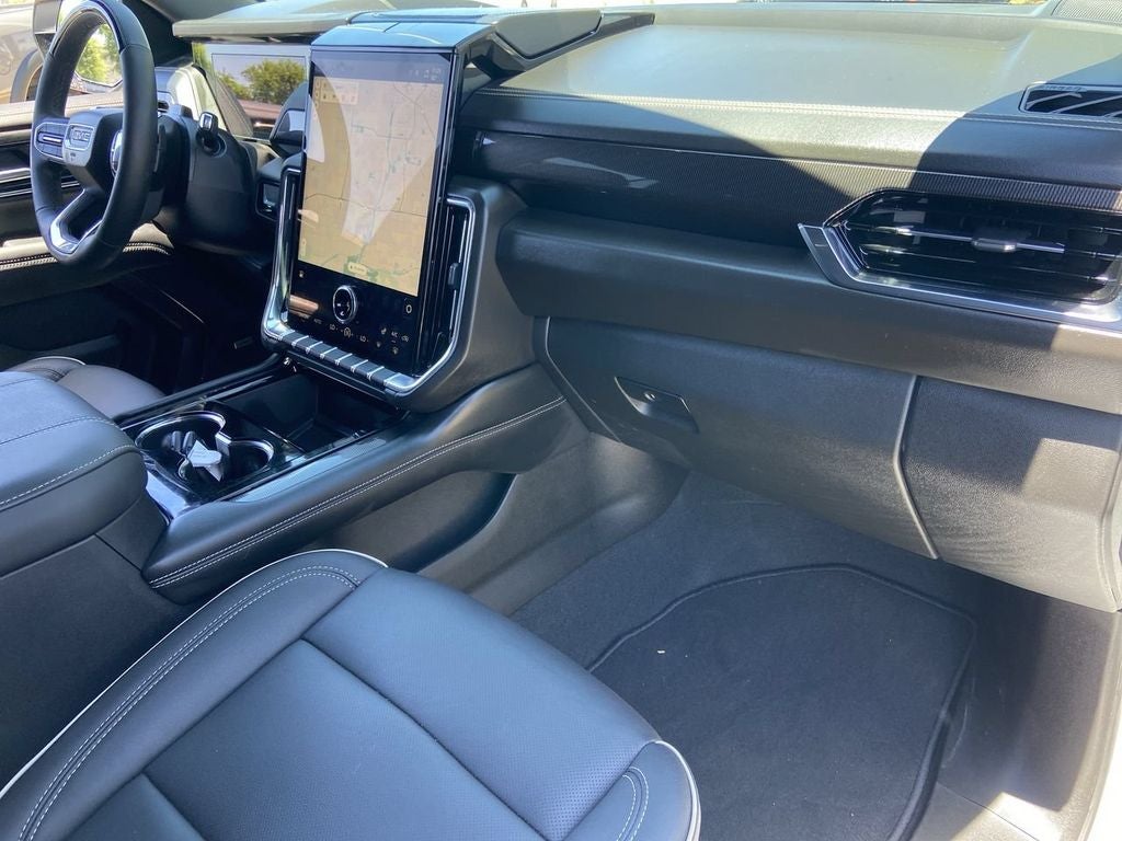 2025 GMC Yukon Elevation