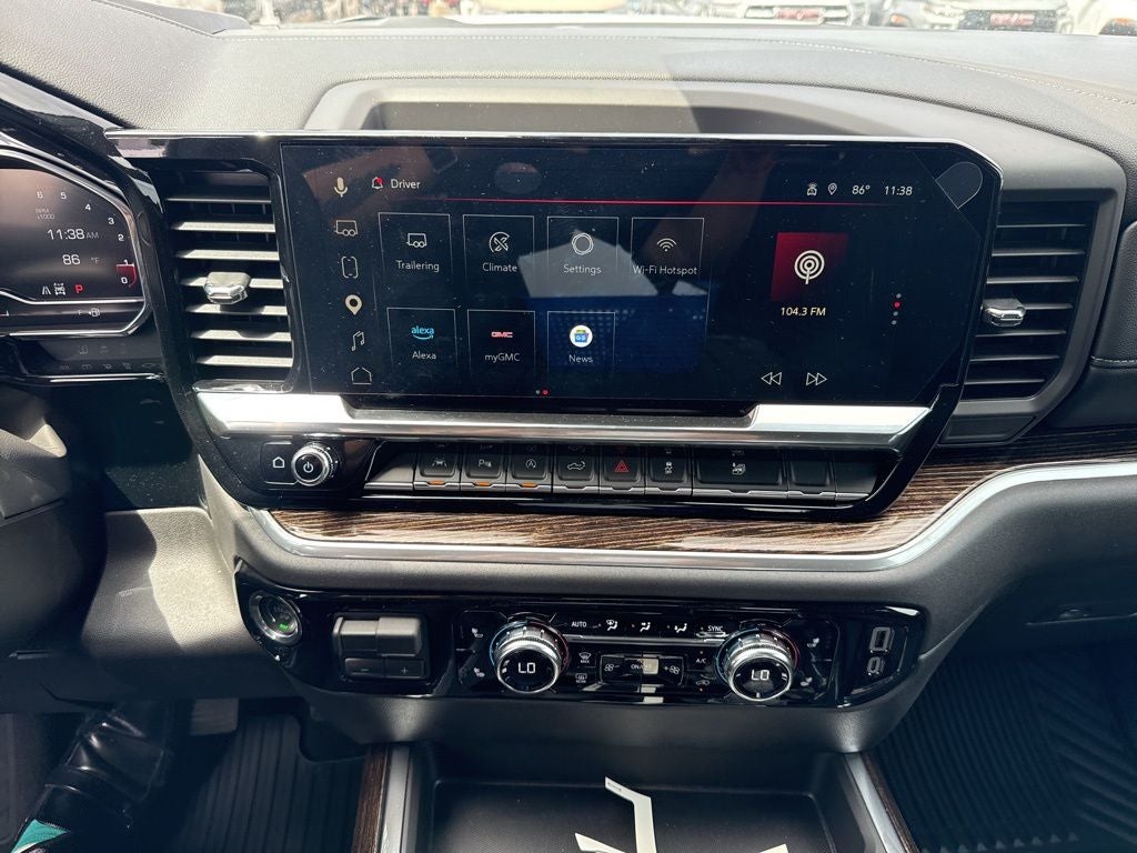 2025 GMC Sierra 1500 Elevation