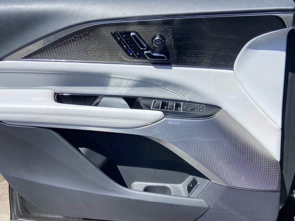 2023 Cadillac LYRIQ Luxury