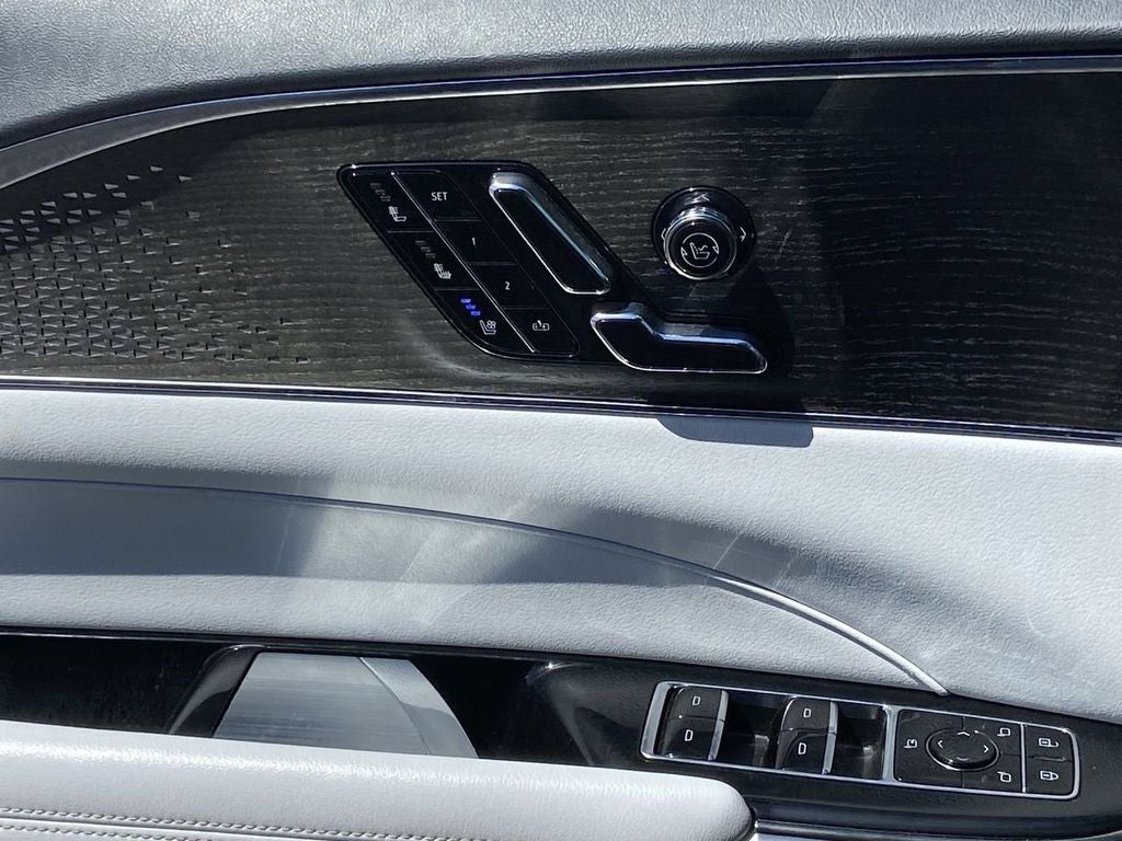2023 Cadillac LYRIQ Luxury