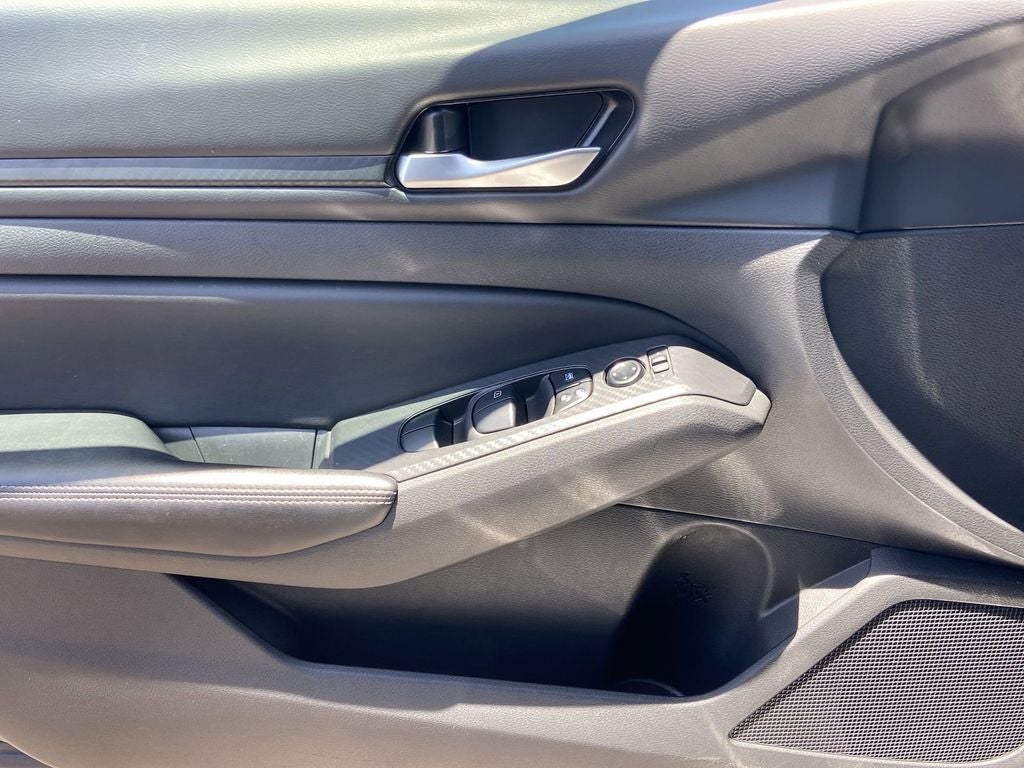 2025 Nissan Altima SV - Photo 17