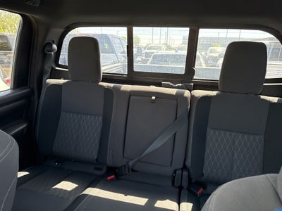 2023 Nissan Titan SV