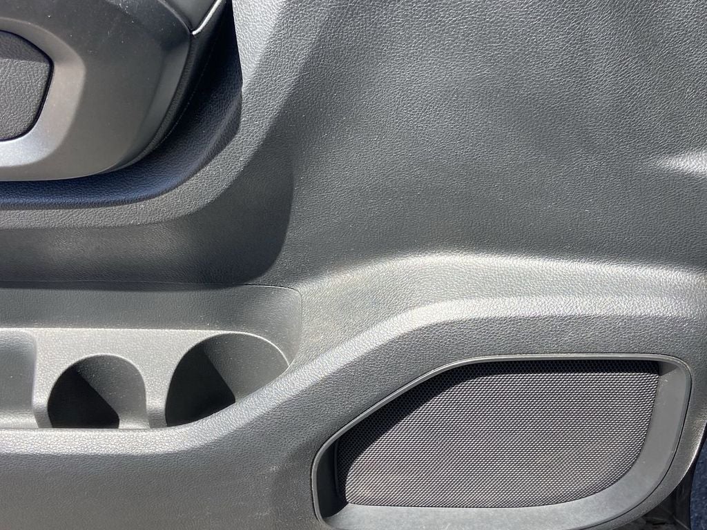 2023 Nissan Titan SV