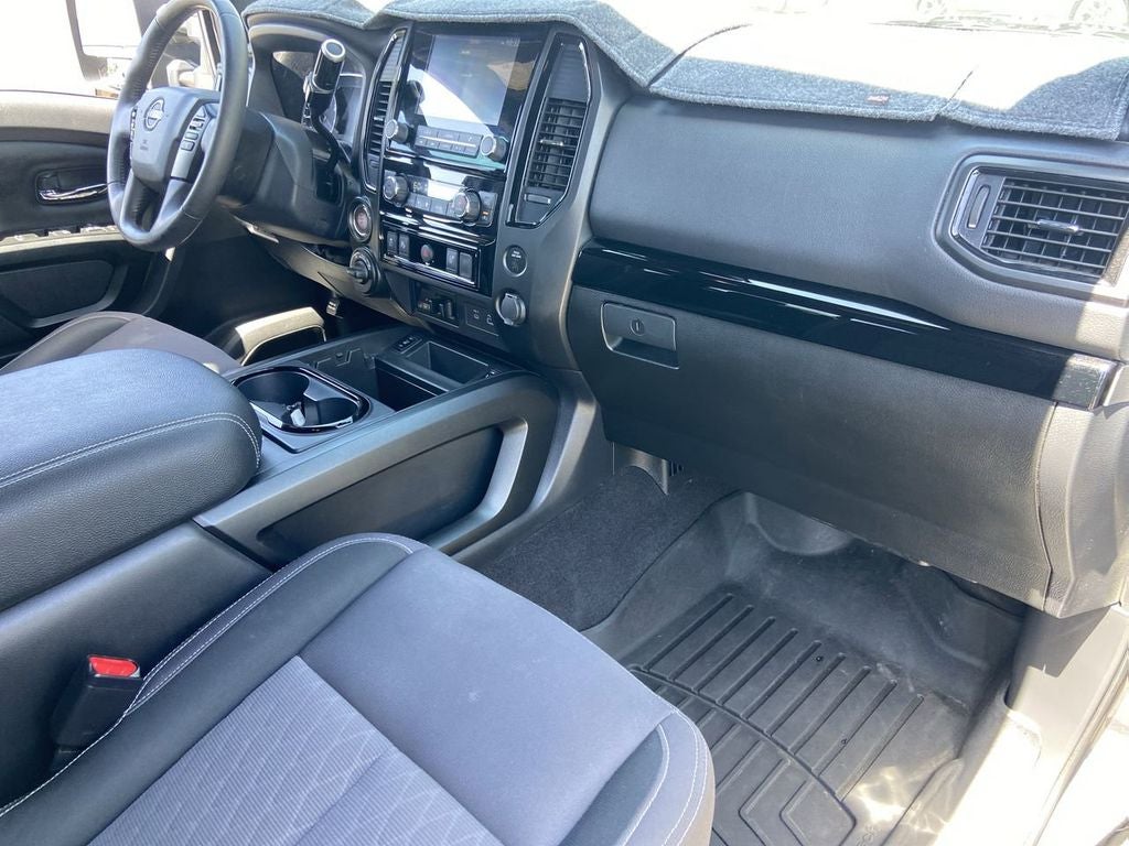 2023 Nissan Titan SV