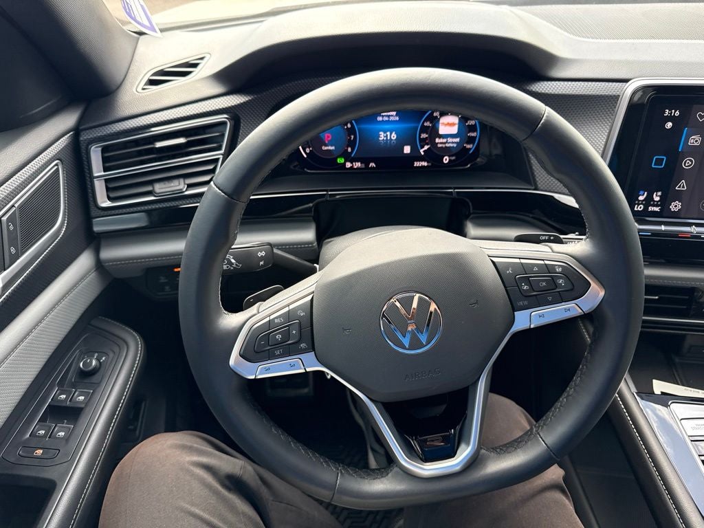 2024 Volkswagen Atlas Cross Sport 2.0T SEL R-Line