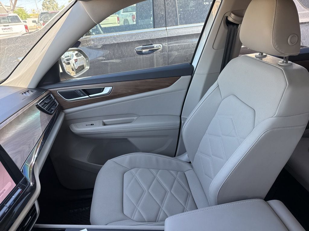 2025 Volkswagen Atlas 2.0T SE