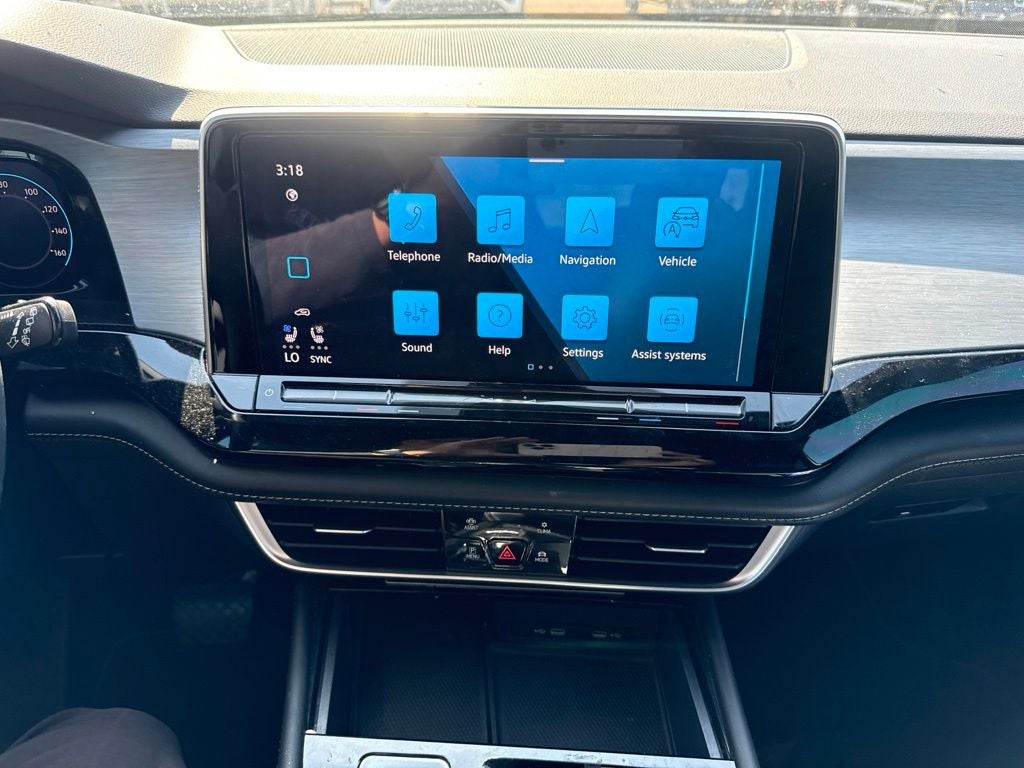 2024 Volkswagen Atlas Cross Sport 2.0T SE w/Technology
