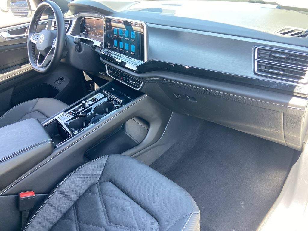 2025 Volkswagen Atlas Cross Sport 2.0T SE w/Technology