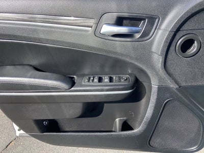 2022 Chrysler 300 Touring