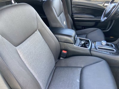 2022 Chrysler 300 Touring