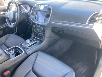 2022 Chrysler 300 Touring