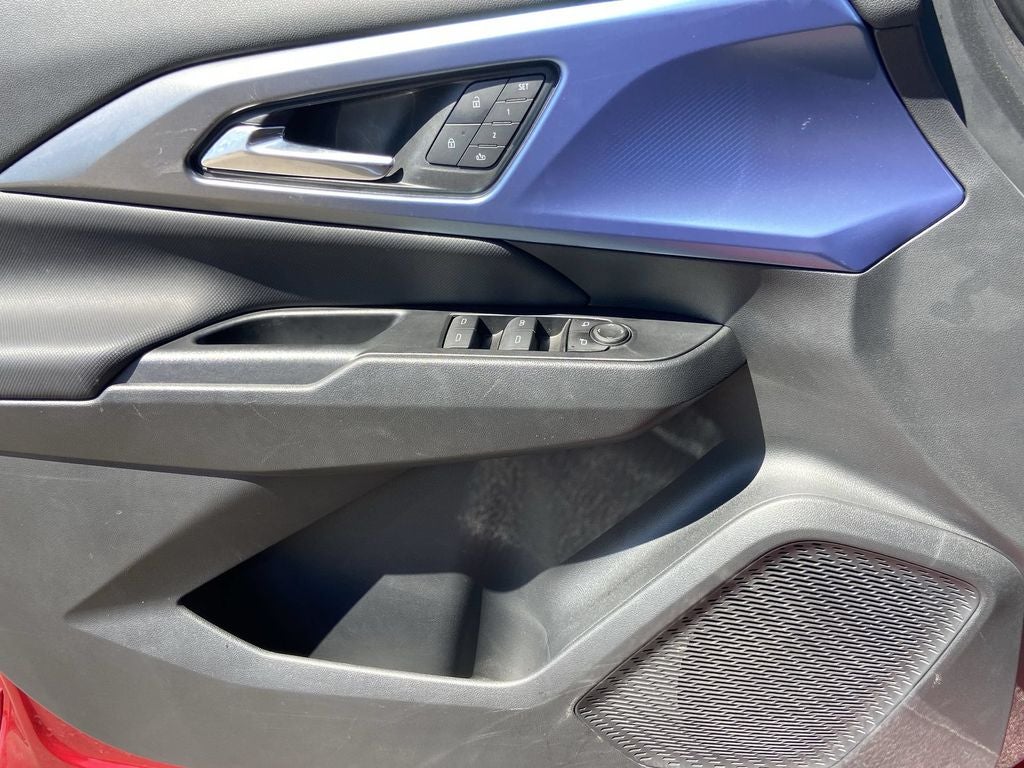2025 Chevrolet Equinox EV LT 2