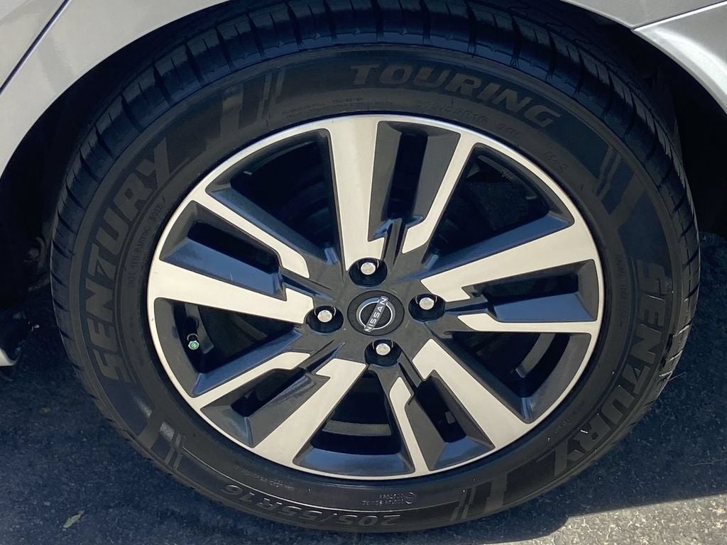 2025 Nissan Versa Sedan SV - Photo 27