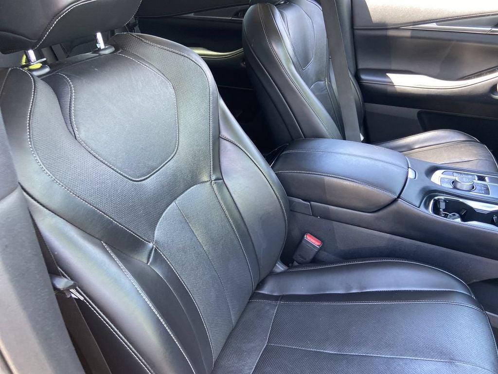 2022 INFINITI QX60 LUXE