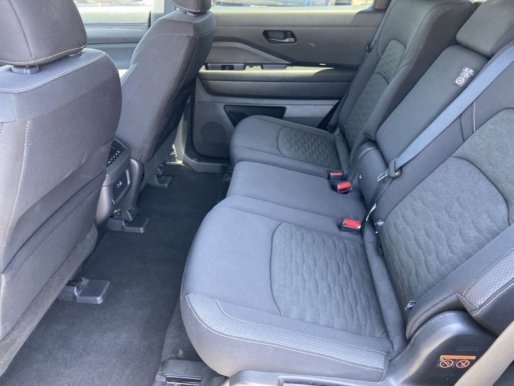 2025 Nissan Pathfinder SV - Photo 20
