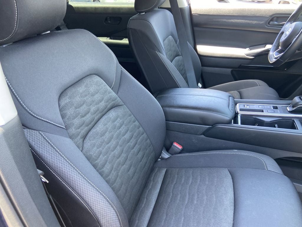 2025 Nissan Pathfinder SV - Photo 23
