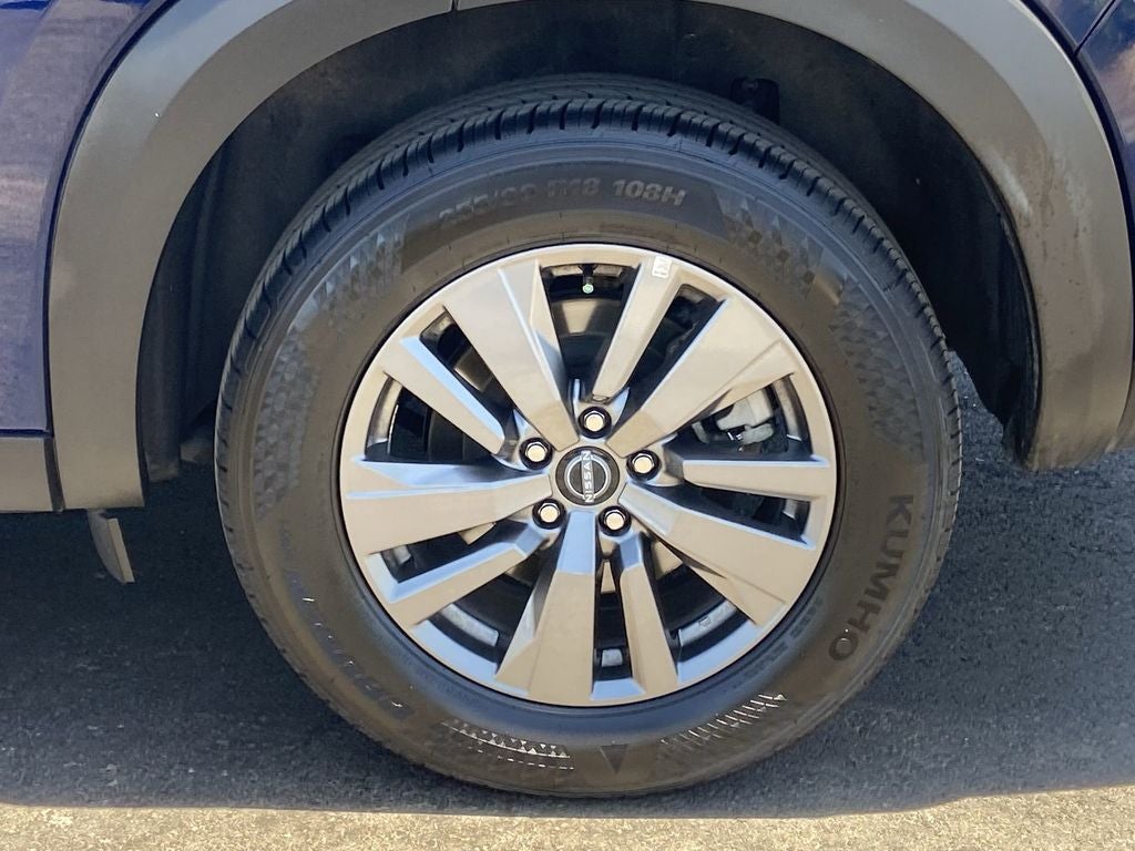 2025 Nissan Pathfinder SV - Photo 28