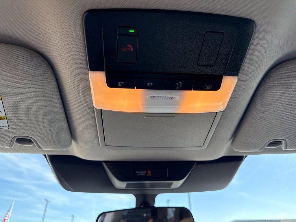 2025 Nissan Pathfinder SV
