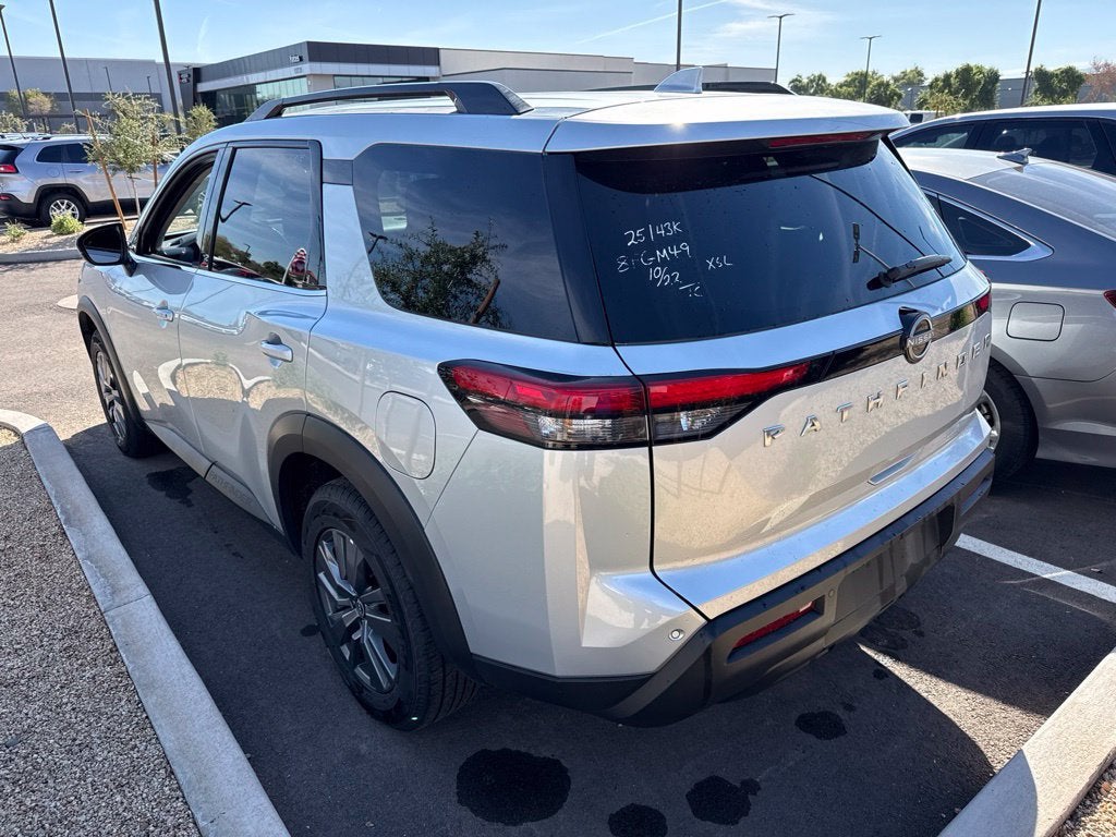 2025 Nissan Pathfinder SV