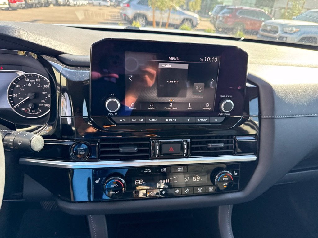 2025 Nissan Pathfinder SV