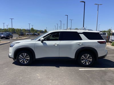 2024 Nissan Pathfinder SL