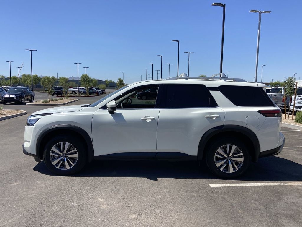 2024 Nissan Pathfinder SL