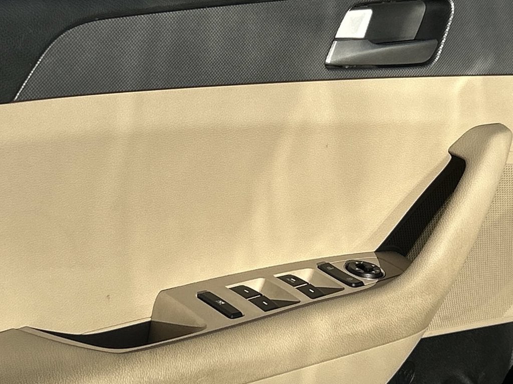 2017 Hyundai Sonata Base - Photo 15