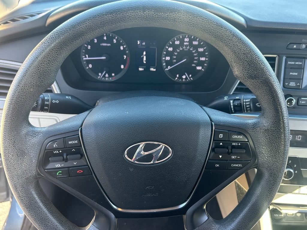 2017 Hyundai Sonata Base - Photo 7