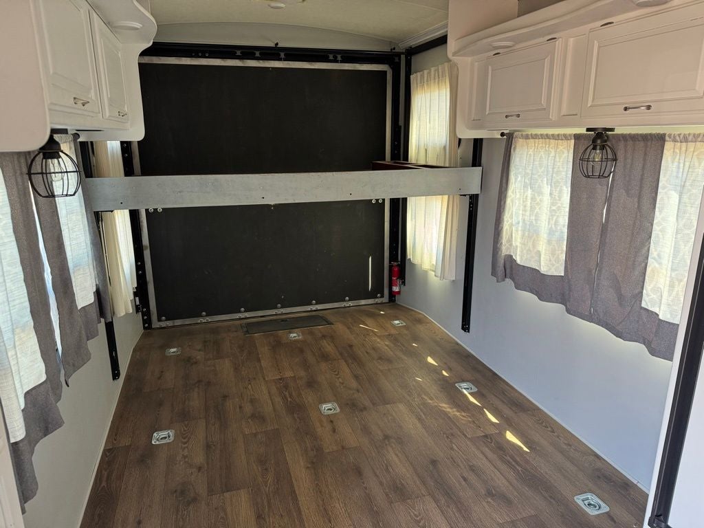 2014 Evergreen Amped 28FS 33' Toy Hauler