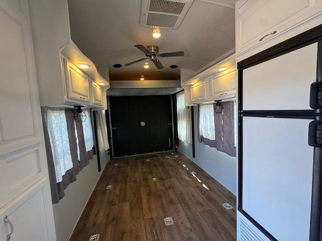 2014 Evergreen Amped 28FS 33' Toy Hauler