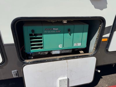 2014 Evergreen Amped 28FS 33' Toy Hauler