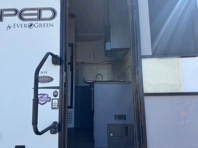 2014 Evergreen Amped 28FS 33' Toy Hauler