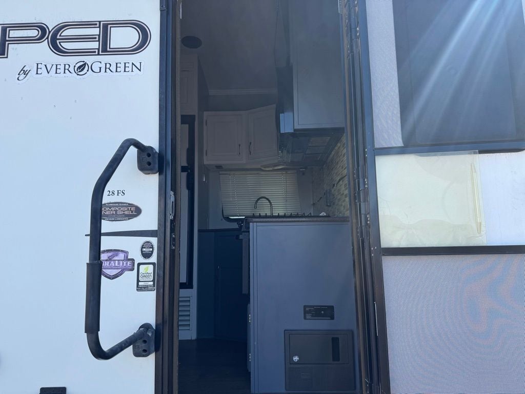 2014 Evergreen Amped 28FS 33' Toy Hauler