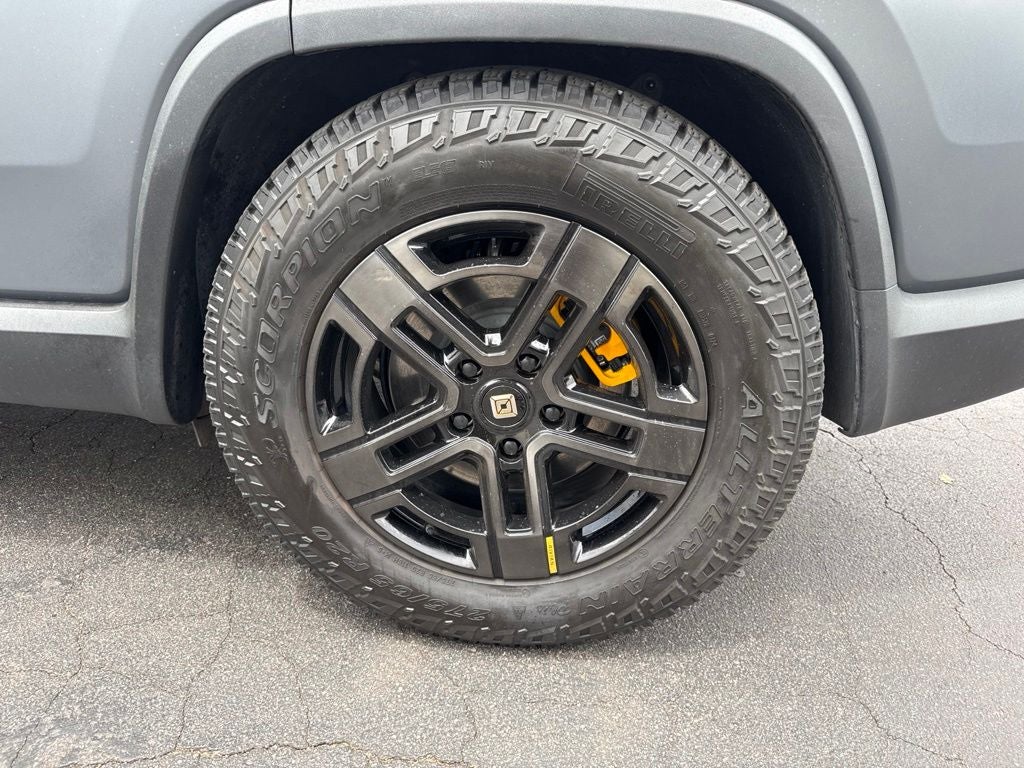 2024 Rivian R1S Adventure