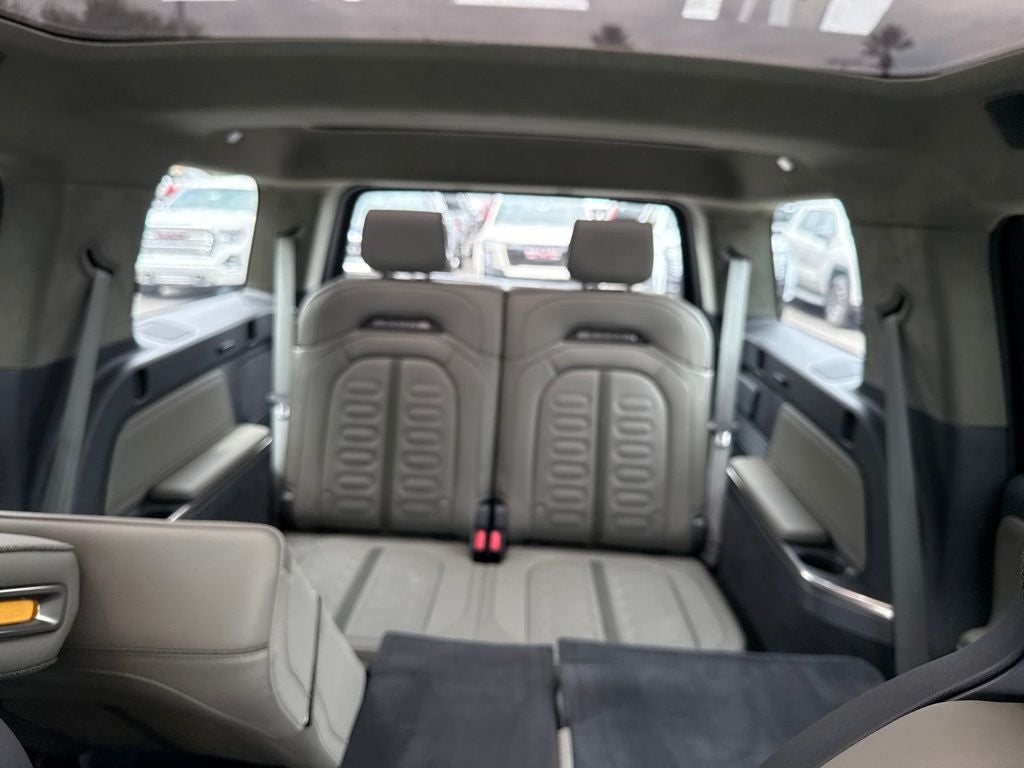 2024 Rivian R1S Adventure