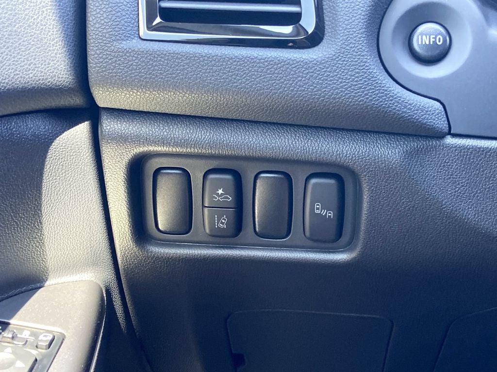 2027 Mitsubishi Outlander Sport Base