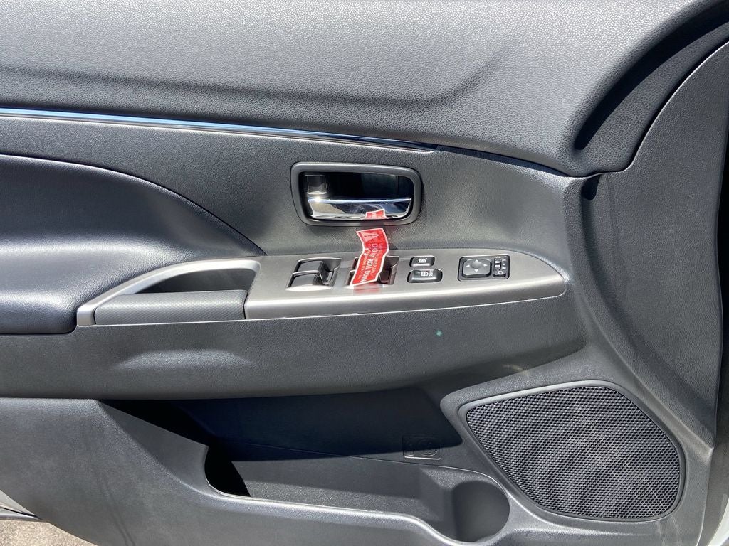 2027 Mitsubishi Outlander Sport Base