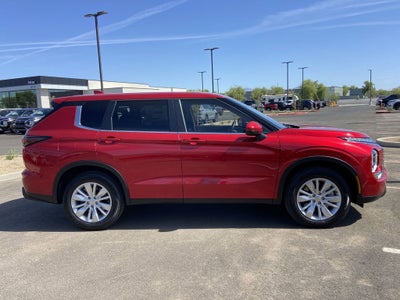 2026 Mitsubishi Outlander ES