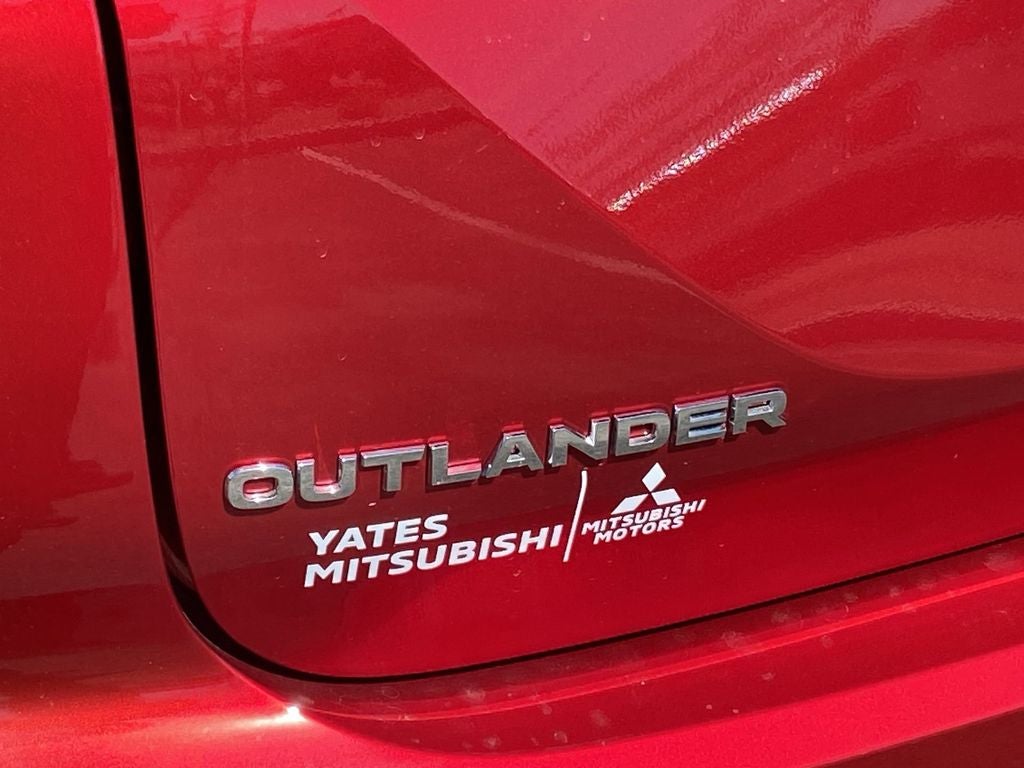 2026 Mitsubishi Outlander ES