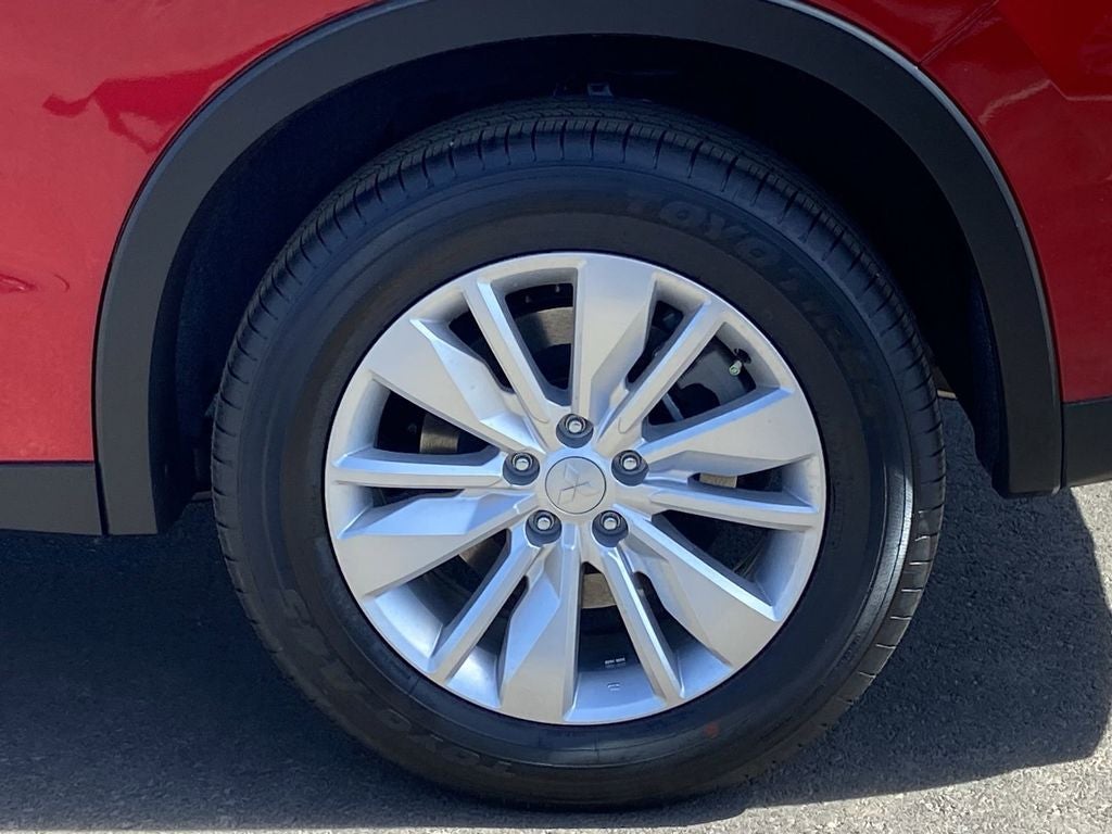 2026 Mitsubishi Outlander ES