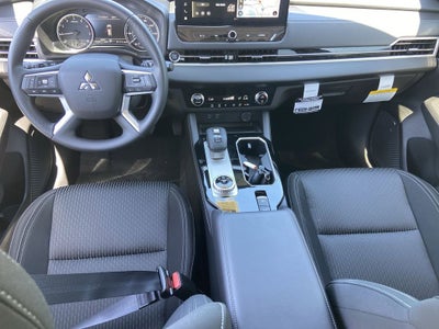 2026 Mitsubishi Outlander ES