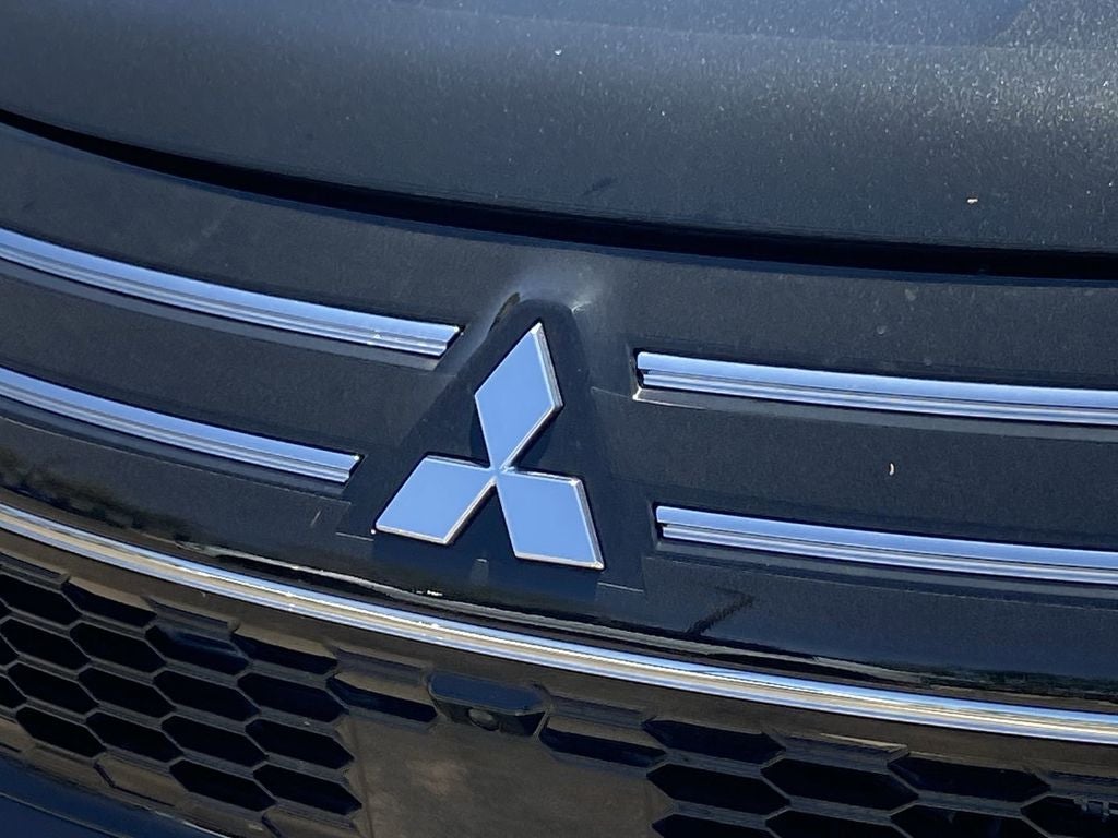 2026 Mitsubishi Outlander ES