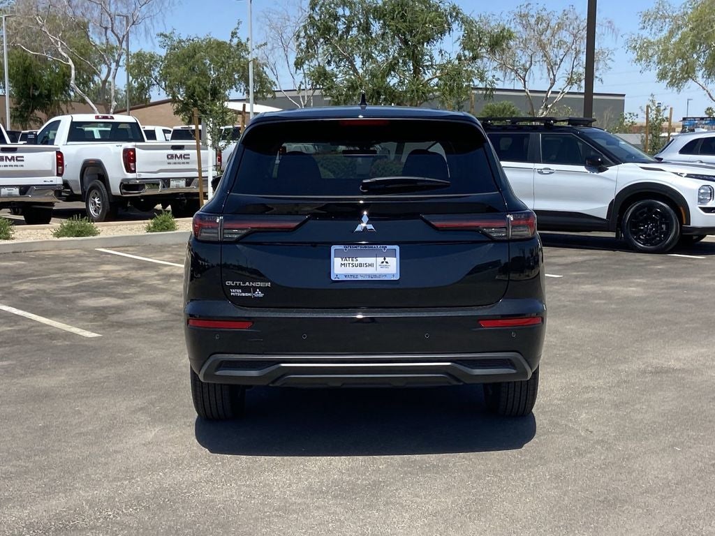 2026 Mitsubishi Outlander ES