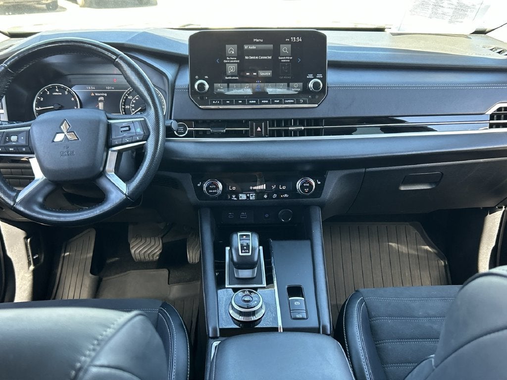 2024 Mitsubishi Outlander SE Black Edition w/Pano Roof