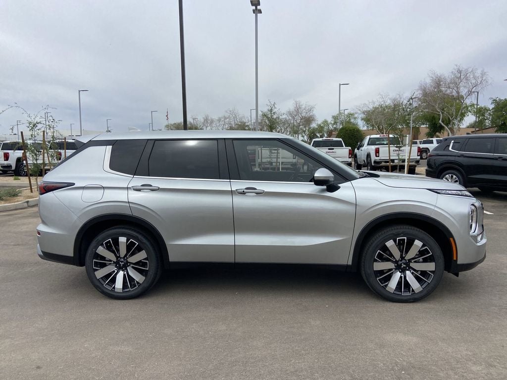 2026 Mitsubishi Outlander SE